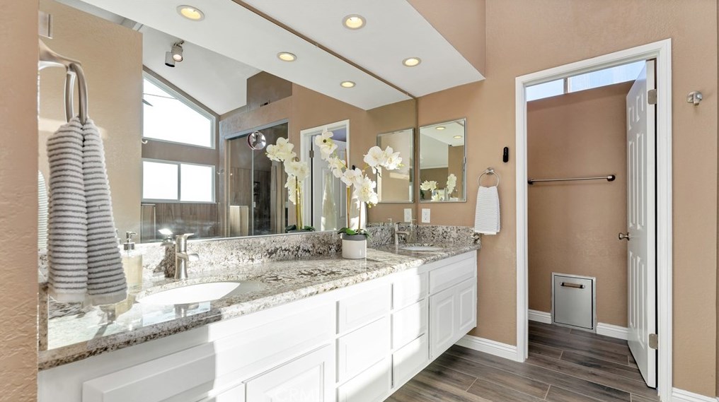 1 Descanso, Irvine CA  92620-1843 exterior