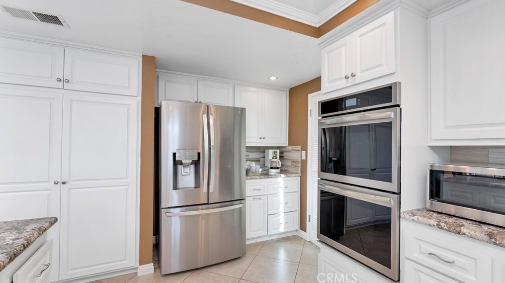 1 Descanso, Irvine CA  92620-1843 exterior