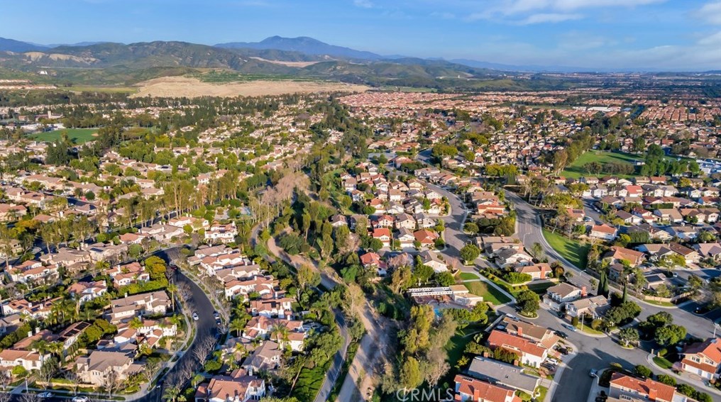 1 Descanso, Irvine CA  92620-1843 exterior