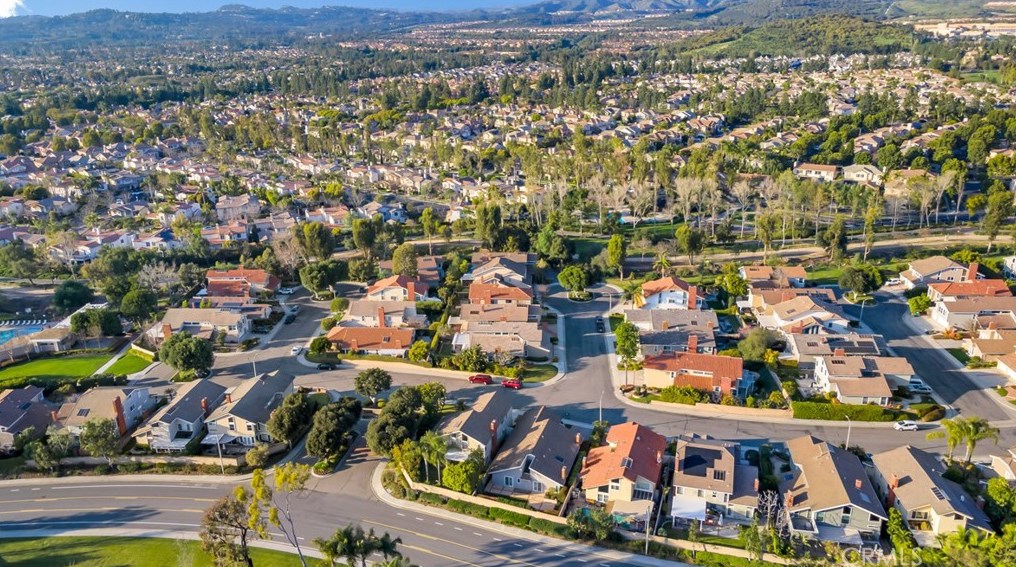 1 Descanso, Irvine CA  92620-1843 exterior