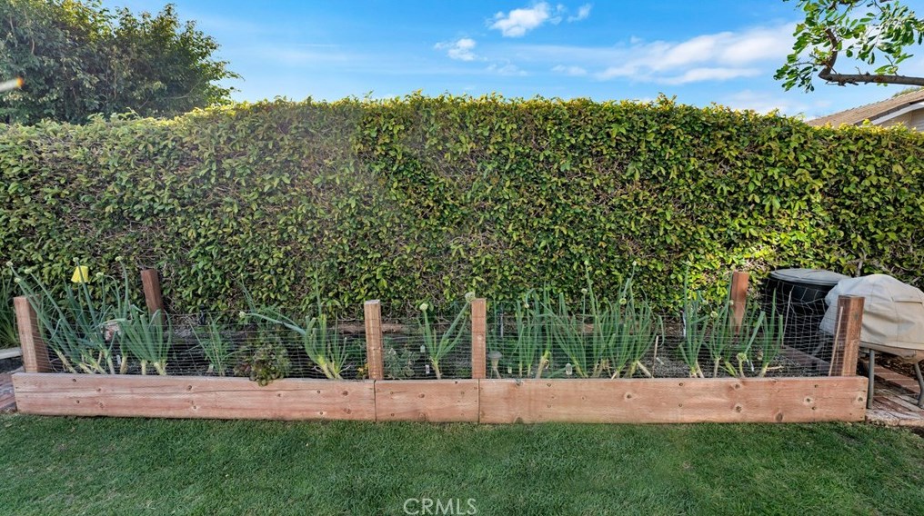 1 Descanso, Irvine CA  92620-1843 exterior