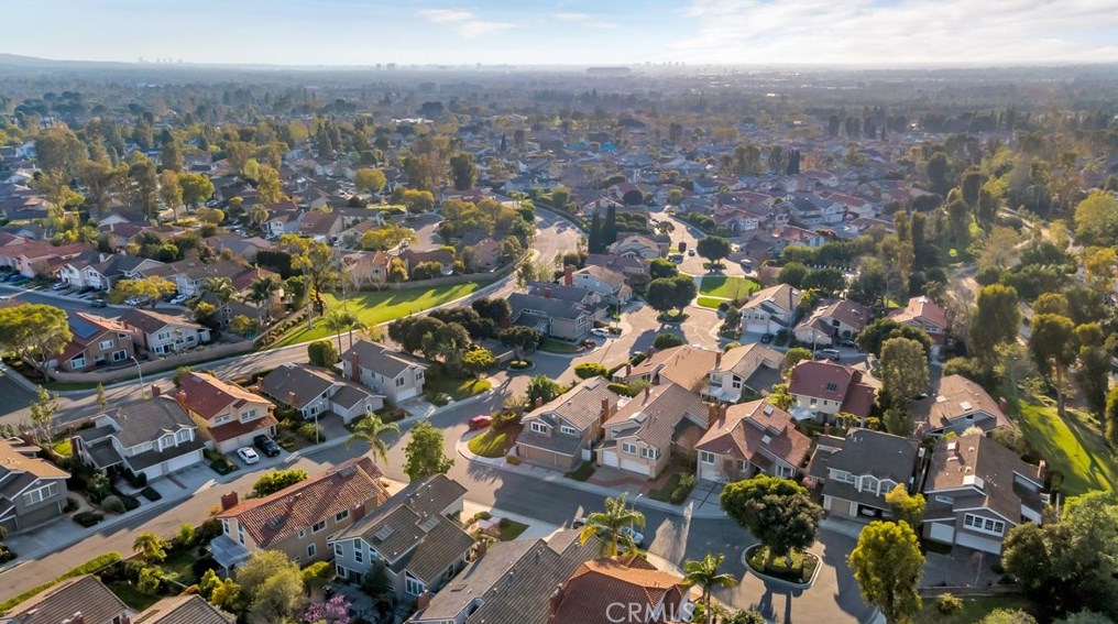 1 Descanso, Irvine CA  92620-1843 exterior