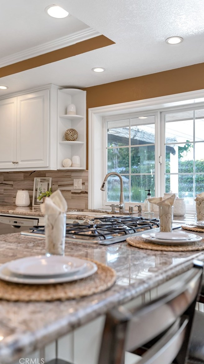 1 Descanso, Irvine CA  92620-1843 exterior