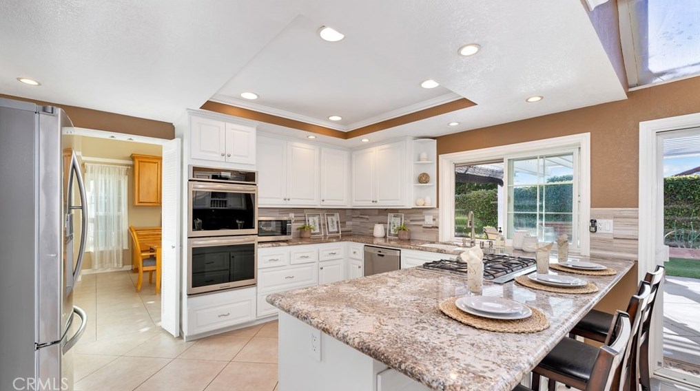 1 Descanso, Irvine CA  92620-1843 exterior