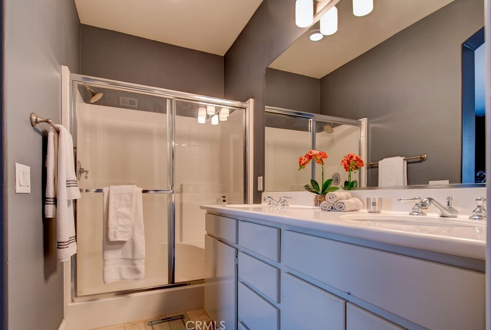 5 Bradford, Irvine CA  92602-0102 exterior