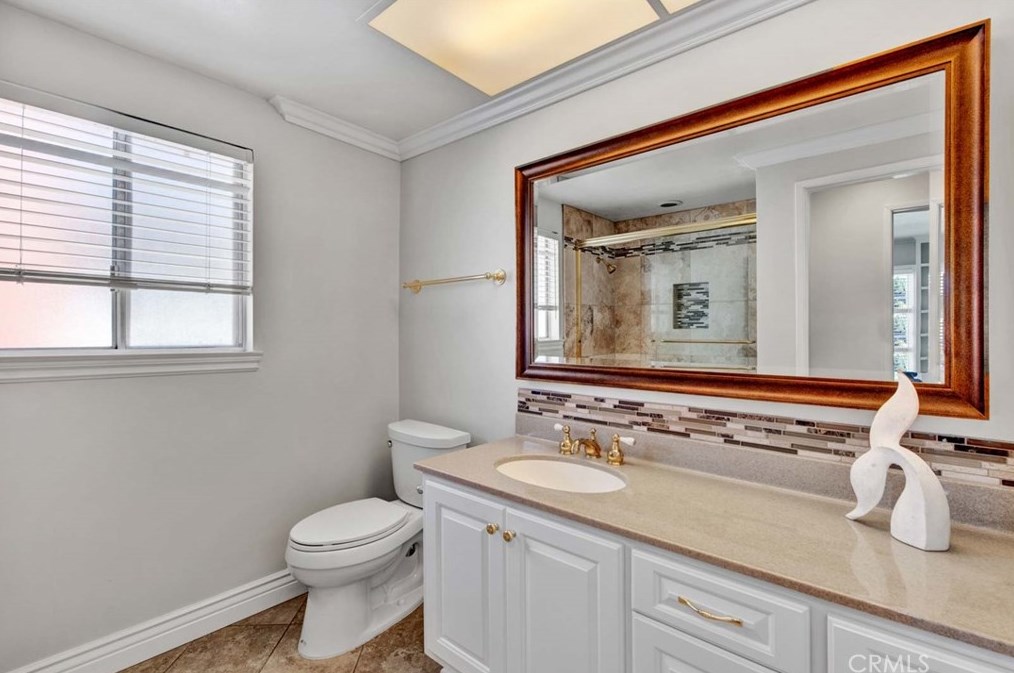 14631 Oak Ave, Irvine CA  92606-2166 exterior