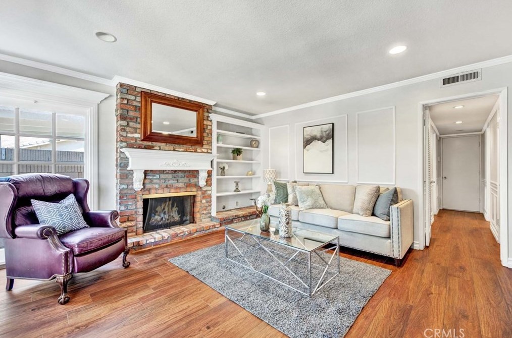 14631 Oak Ave, Irvine CA  92606-2166 exterior