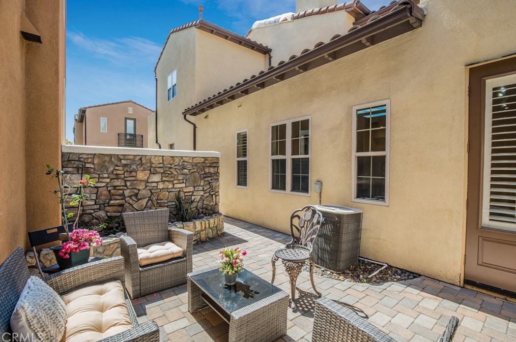 58 Townsend, Irvine CA  92620-2820 exterior