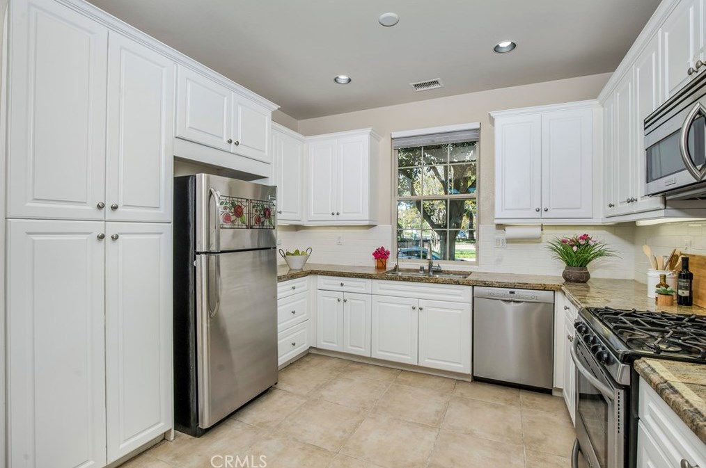 58 Townsend, Irvine CA  92620-2820 exterior