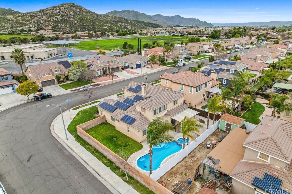 736 Provance St, Hemet CA  92545-6364 exterior