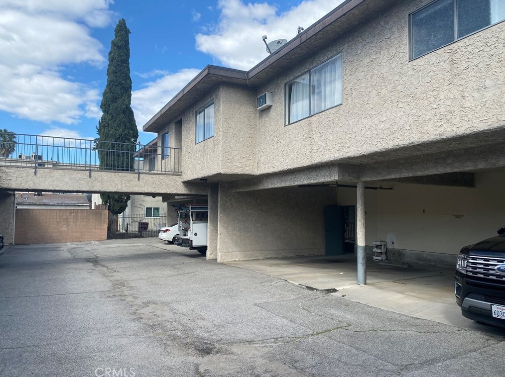 824 Windsor Rd, Glendale CA  91205-2431 exterior