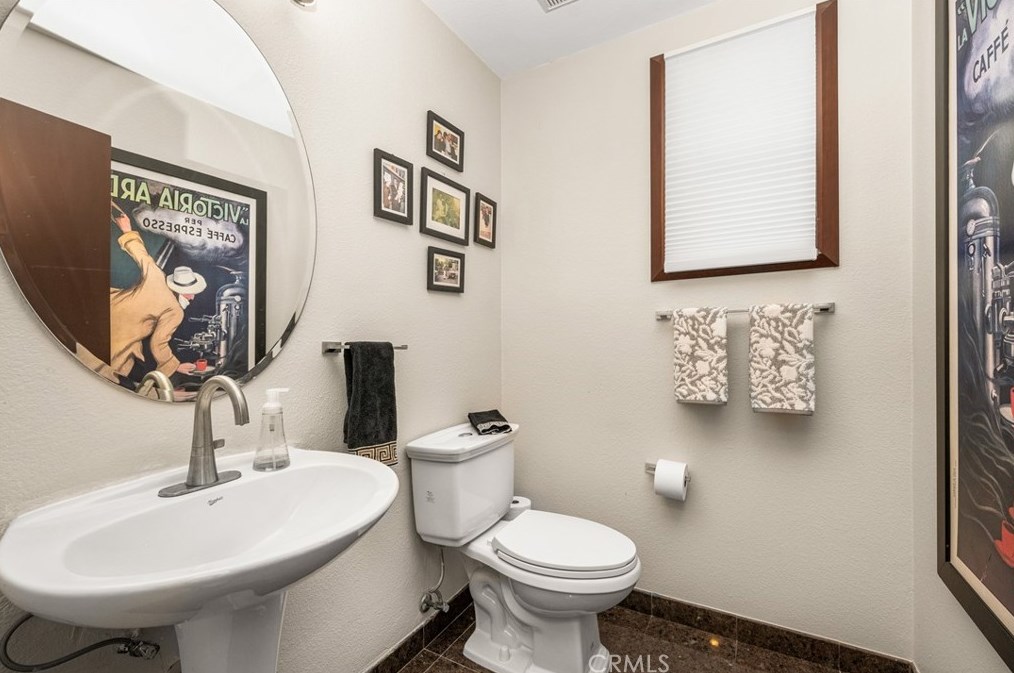 1502 Circulo Brindisi, Chula Vista CA  91915-4132 exterior