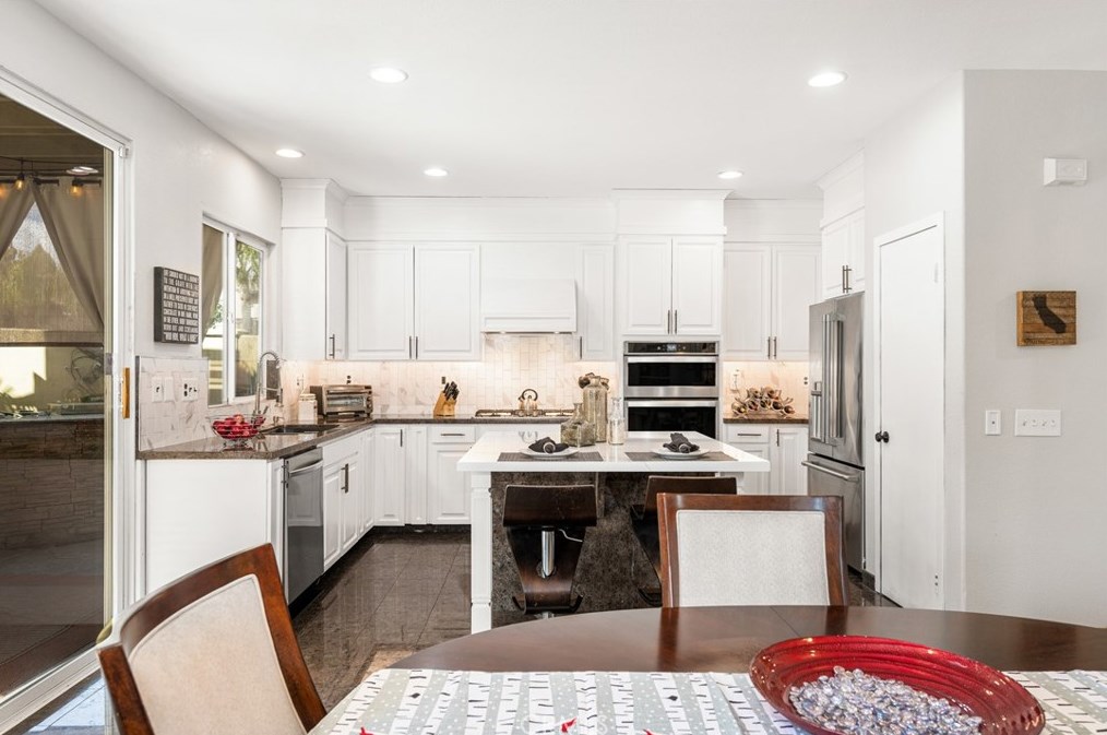 1502 Circulo Brindisi, Chula Vista CA  91915-4132 exterior