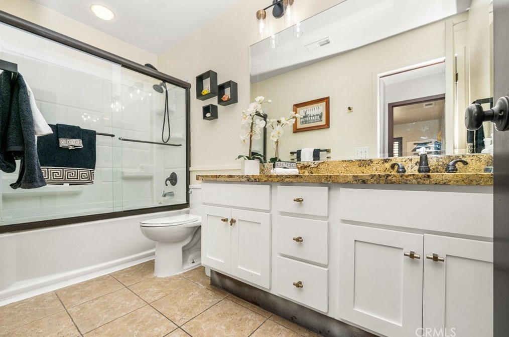 1502 Circulo Brindisi, Chula Vista CA  91915-4132 exterior