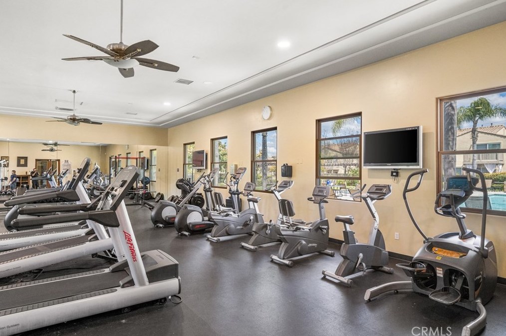 1502 Circulo Brindisi, Chula Vista CA  91915-4132 exterior