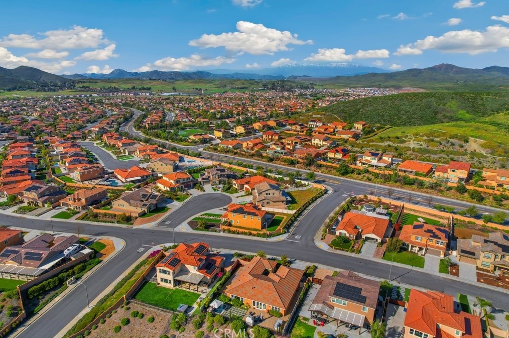 35543 Laurel Tree Ct, Winchester CA  92596-8103 exterior