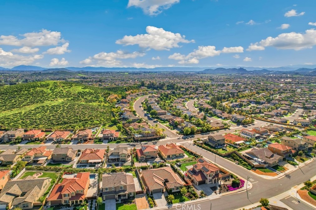 35543 Laurel Tree Ct, Winchester CA  92596-8103 exterior