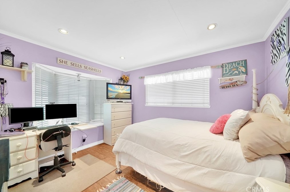 24376 La Hermosa Ave, Laguna Beach CA  92677-2177 exterior