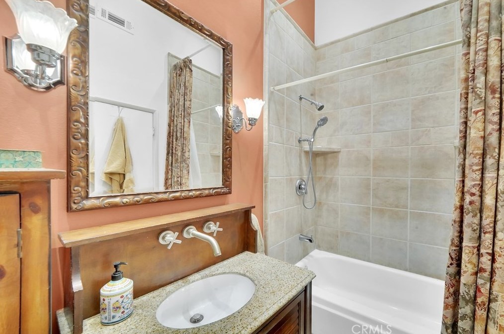 24376 La Hermosa Ave, Laguna Beach CA  92677-2177 exterior