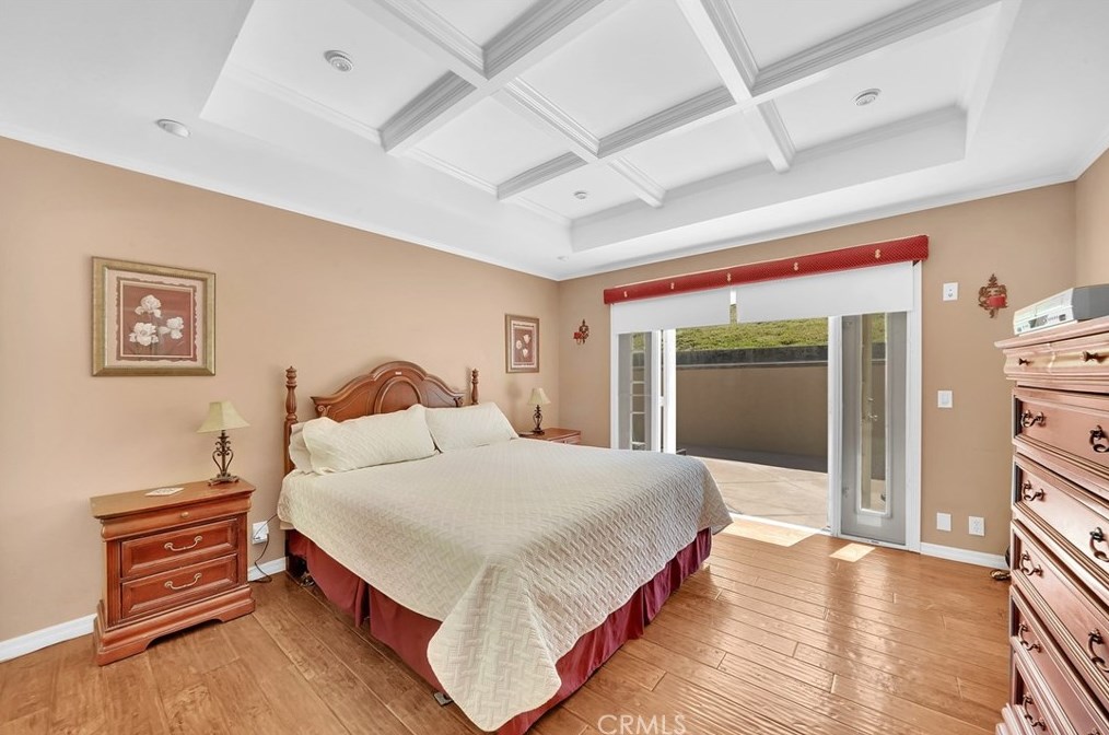 24376 La Hermosa Ave, Laguna Beach CA  92677-2177 exterior