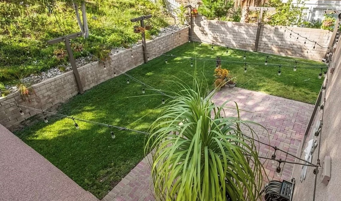 22458 Mountain View Rd, Moreno Valley CA  92557-2655 exterior