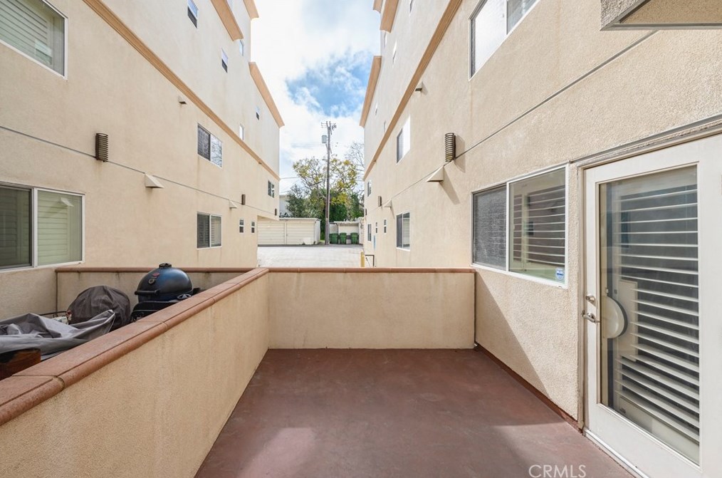 7401 Sepulveda Blvd, Los Angeles CA  90045-1600 exterior