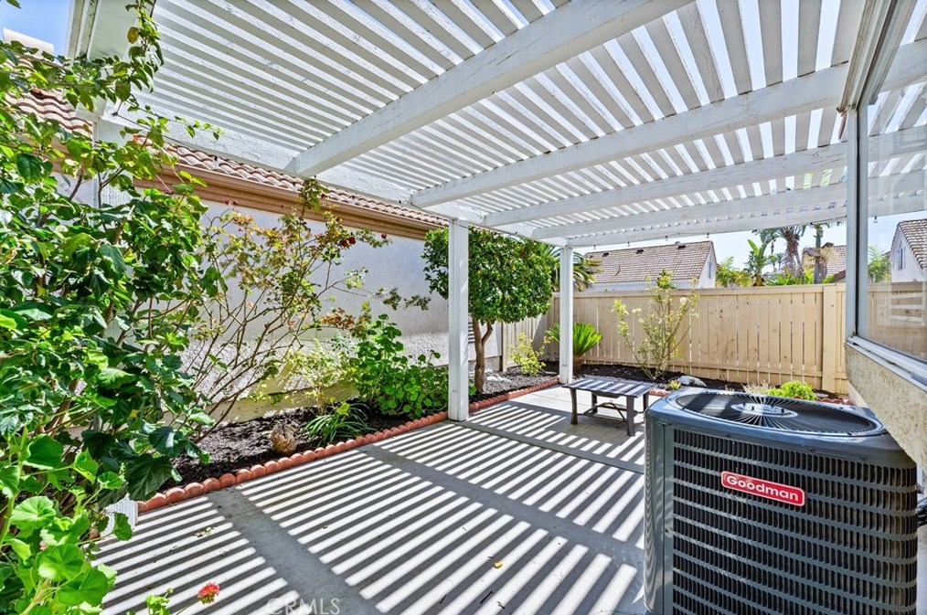 18 Santa Clara, Laguna Beach CA  92656-1319 exterior