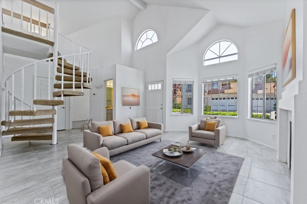 18 Santa Clara St, Laguna Beach CA  92656-1320 exterior