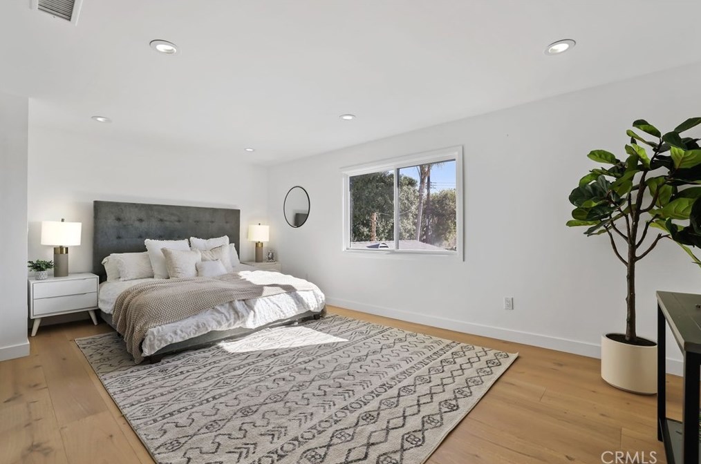 11872 Gladstone Dr, Santa Ana CA  92705-2938 exterior