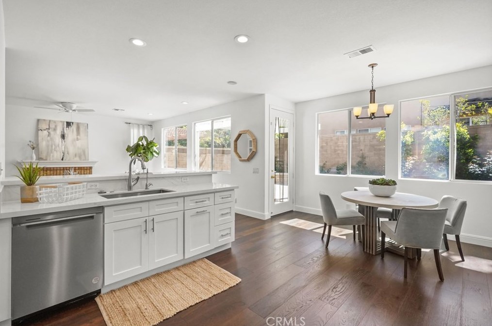 28 Rosenblum, Irvine CA  92602-2406 exterior