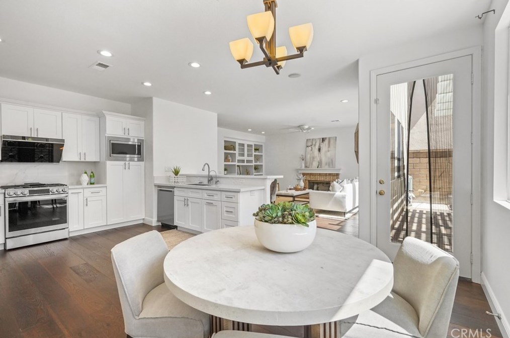 28 Rosenblum, Irvine CA  92602-2406 exterior