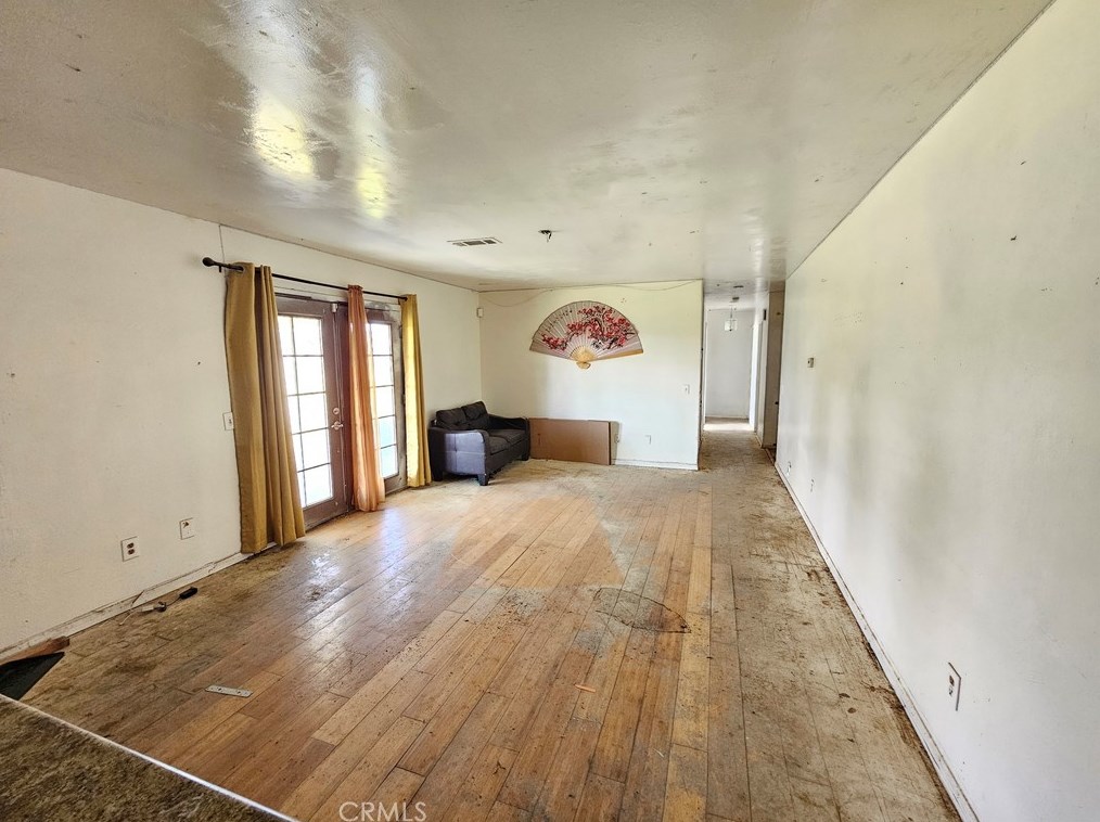 20185 Markham St, Perris CA  92570-7956 exterior