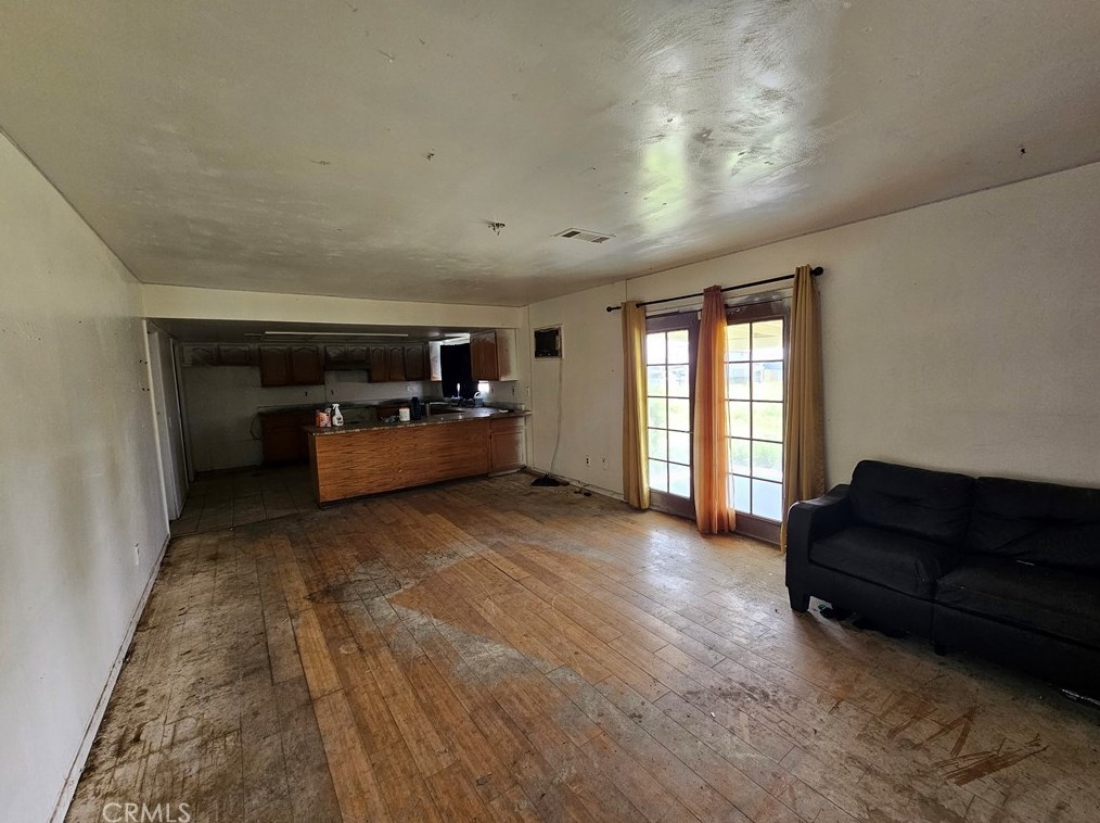 20185 Markham St, Perris CA  92570-7956 exterior