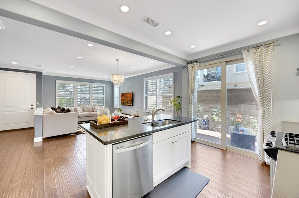 210 Overbrook, Irvine CA  92620-2169 exterior