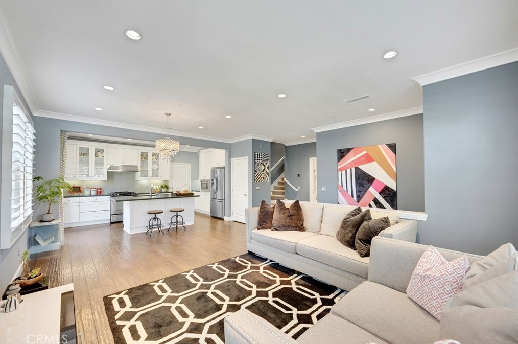 210 Overbrook, Irvine CA  92620-2169 exterior