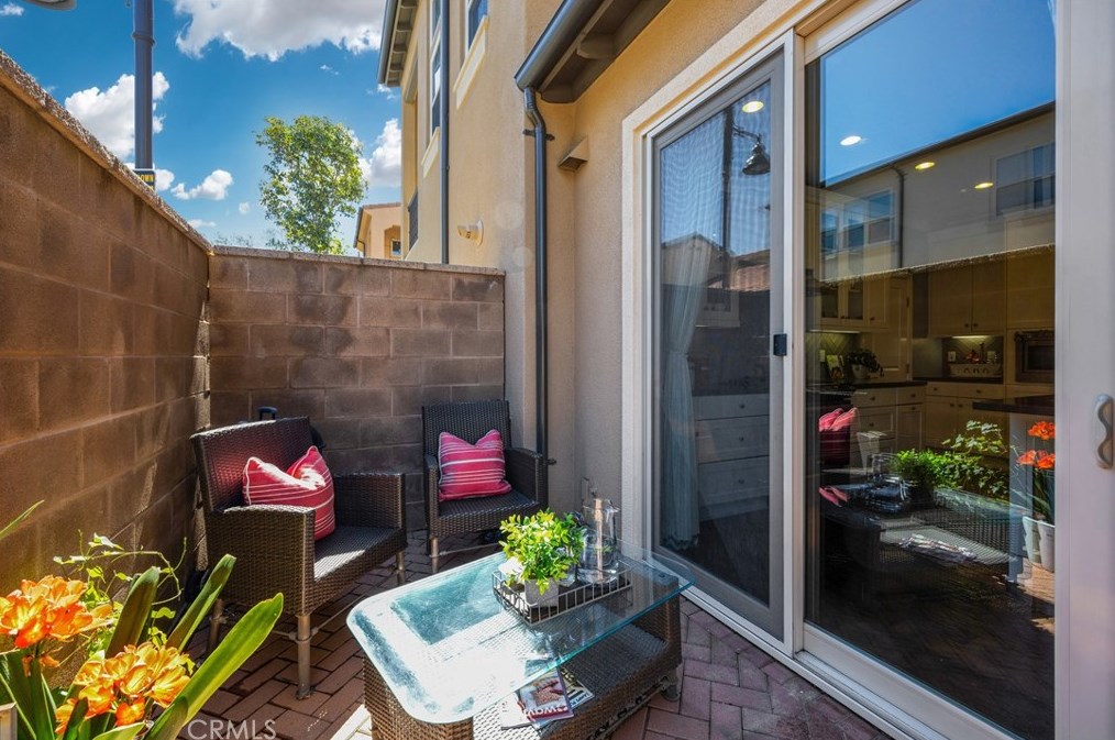 210 Overbrook, Irvine CA  92620-2169 exterior