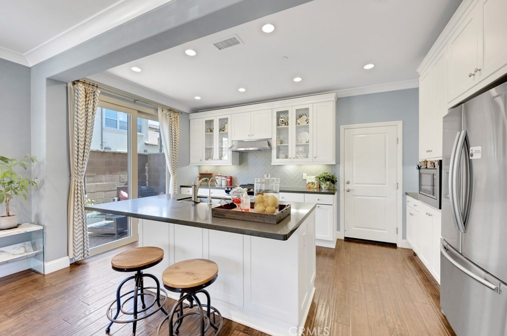 210 Overbrook, Irvine CA  92620-2169 exterior