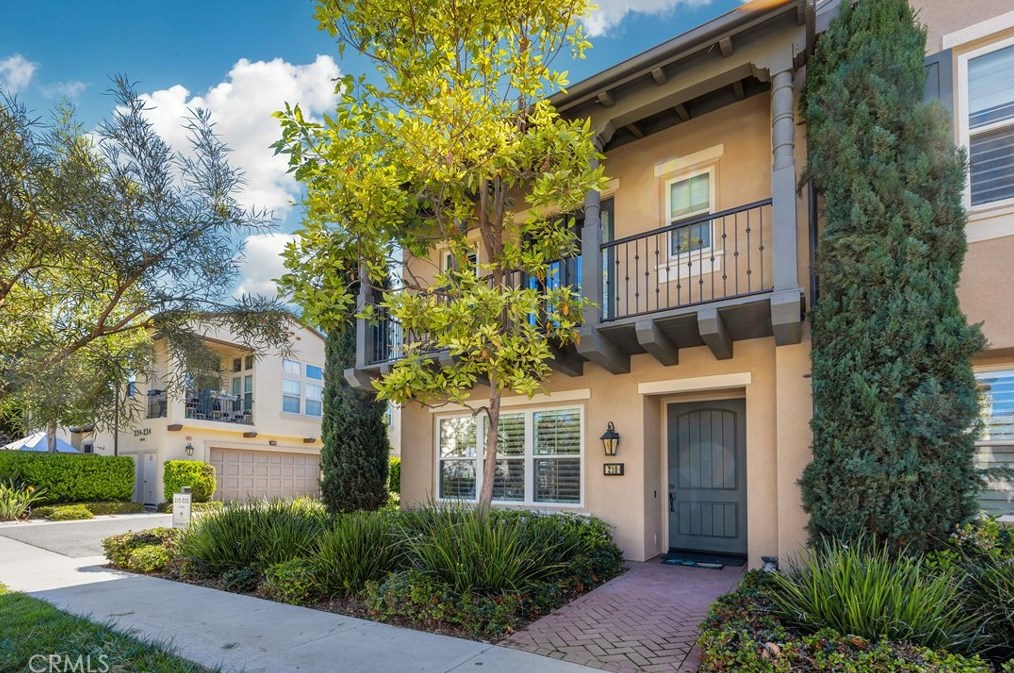 210 Overbrook, Irvine CA  92620-2169 exterior