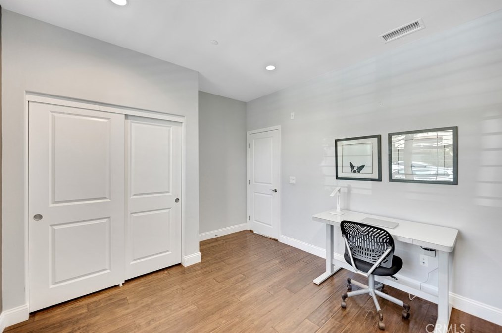 210 Overbrook, Irvine CA  92620-2169 exterior
