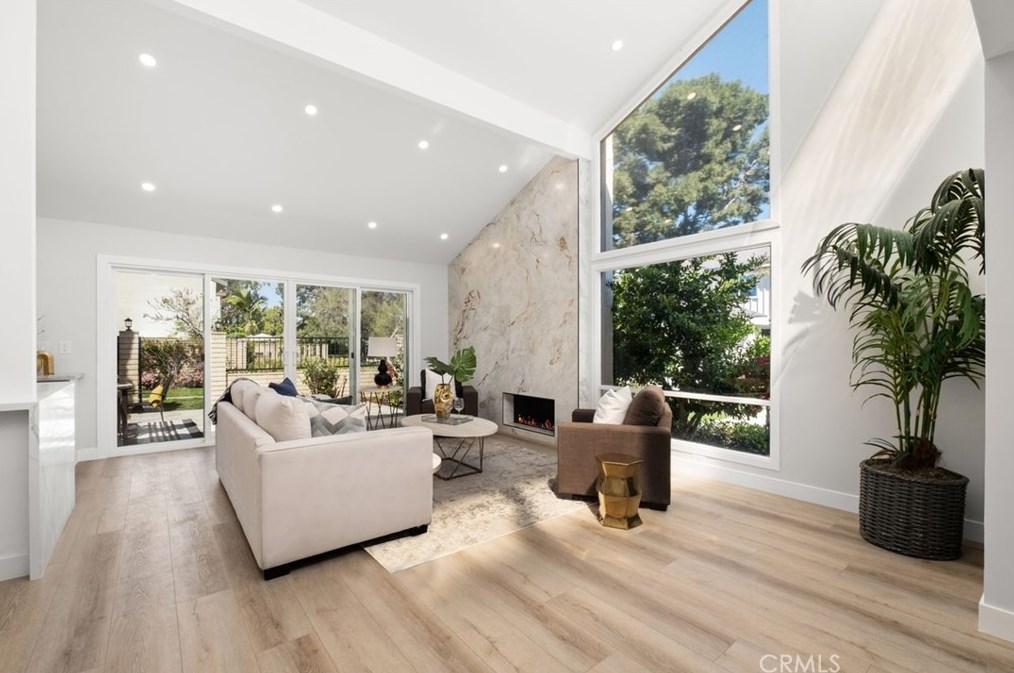 12 Redwood Tree Ln, Irvine CA  92612-2226 exterior