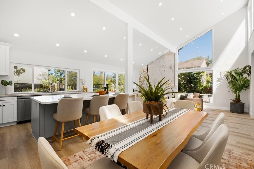 12 Redwood Tree Ln, Irvine CA  92612-2226 exterior