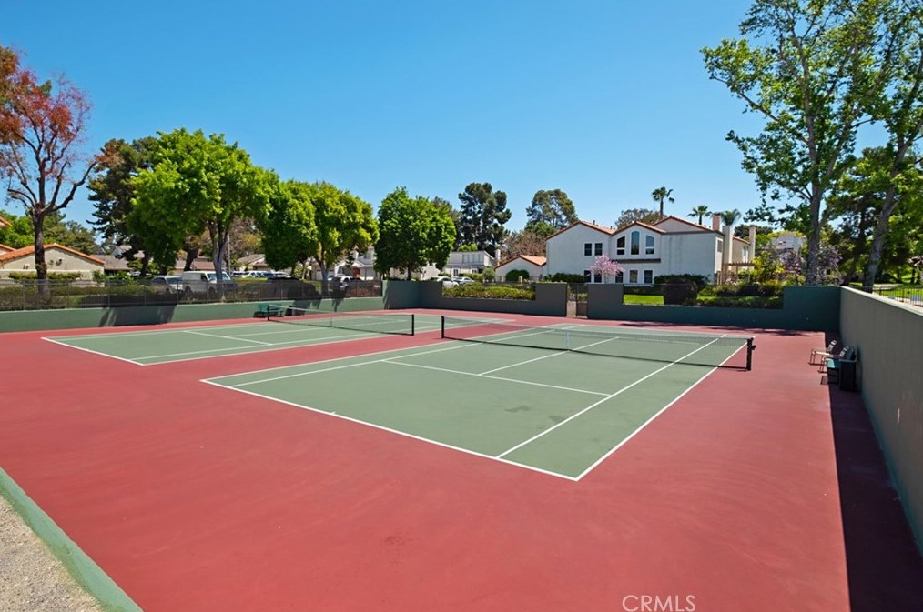 12 Redwood Tree Ln, Irvine CA  92612-2226 exterior