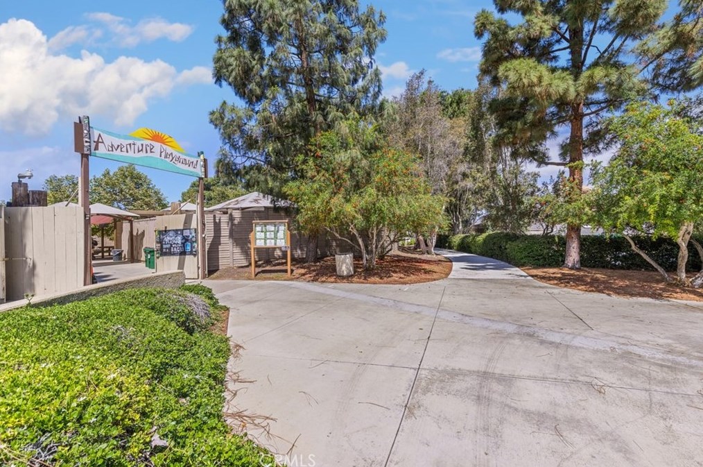 12 Redwood Tree Ln, Irvine CA  92612-2226 exterior