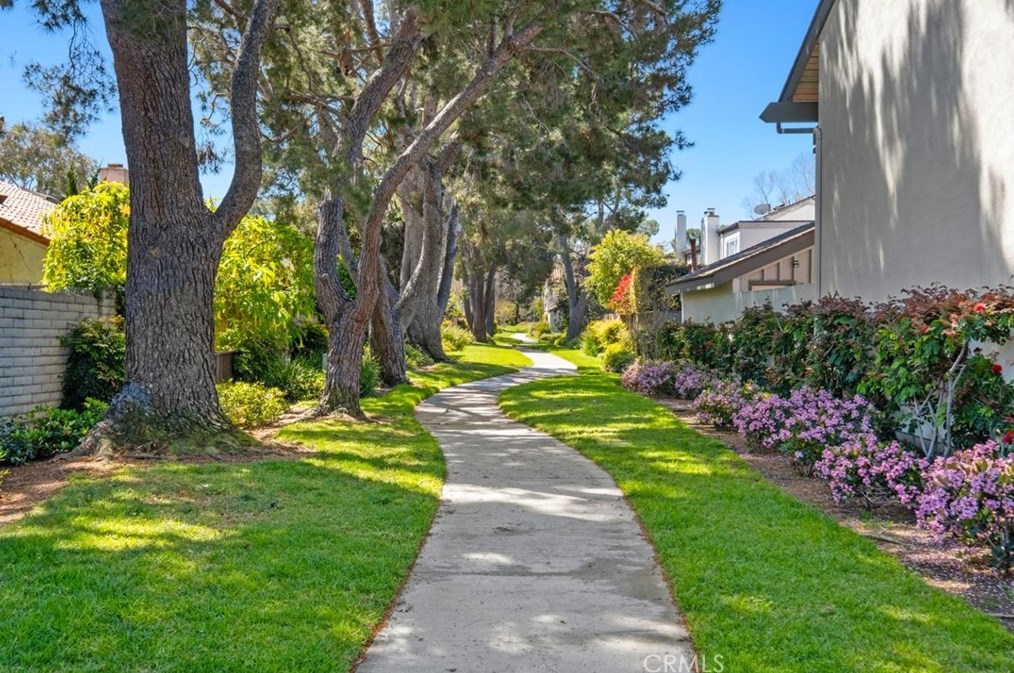 12 Redwood Tree Ln, Irvine CA  92612-2226 exterior