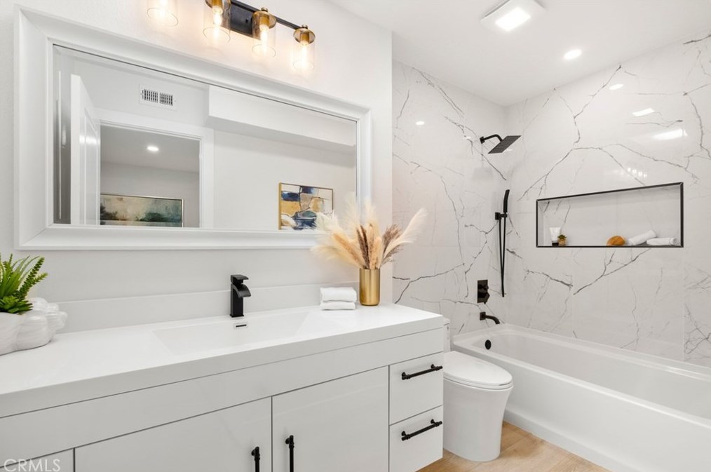 12 Redwood Tree Ln, Irvine CA  92612-2226 exterior