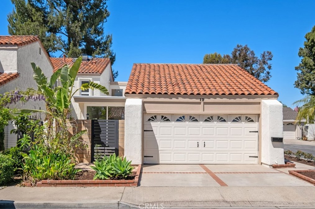 12 Redwood Tree Ln, Irvine CA  92612-2226 exterior