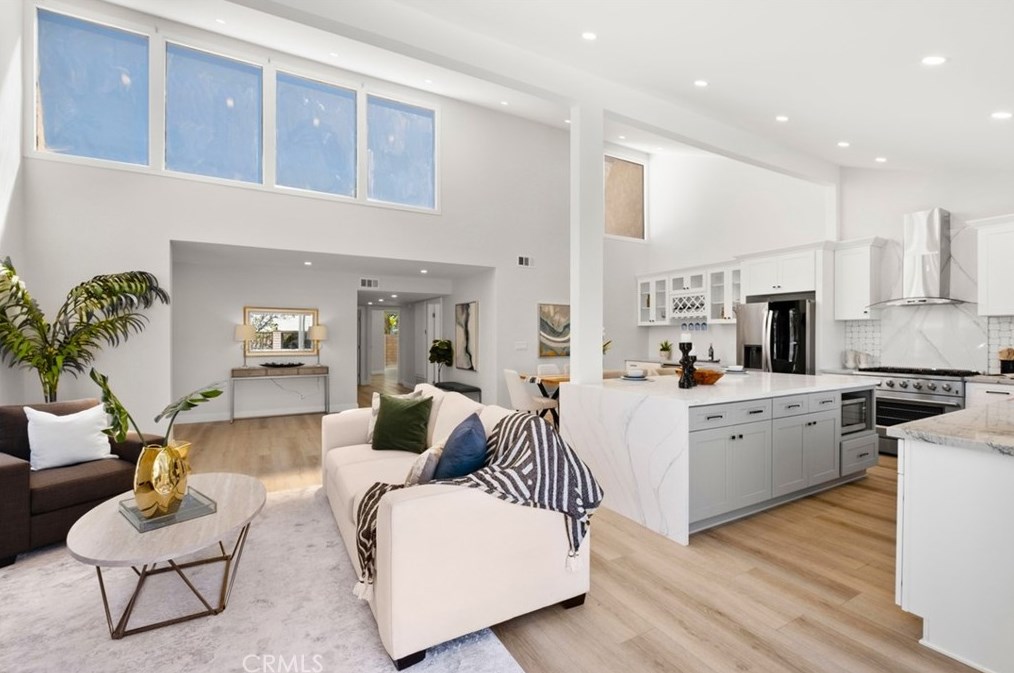 12 Redwood Tree Ln, Irvine CA  92612-2226 exterior