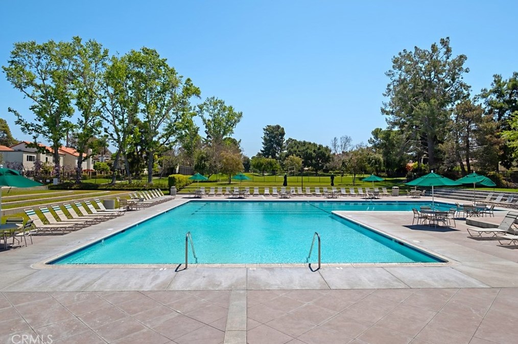 12 Redwood Tree Ln, Irvine CA  92612-2226 exterior