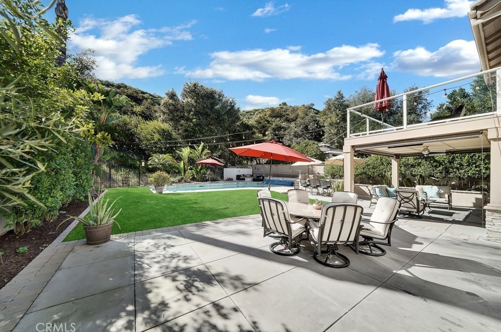 11 Sundown Dr, Trabuco Canyon CA  92679-5300 exterior