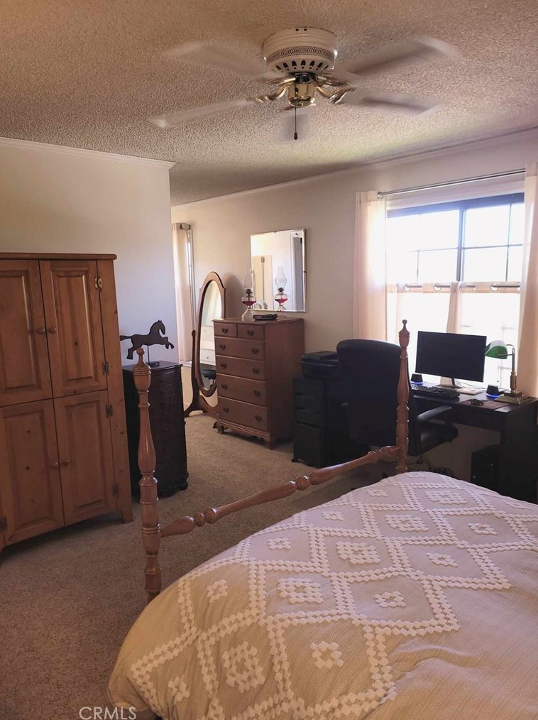 19451 Mclaren Ln, Huntington Beach CA  92646-2757 exterior